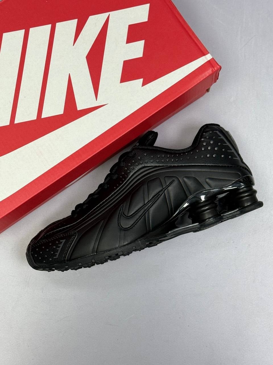 nike shox r4 triple black,кроссовки nike shox r4 'triple black' 2025,кроссовки nike shox,кроссовки shox,кроссовки