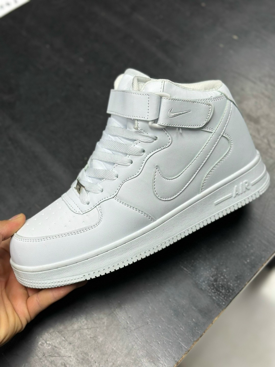 кроссовки nike air force 1 mid "black",nike air force 1 mid,кроссовки nike air force 1,зимние кроссовки nike air force,nike air force 1 mid black