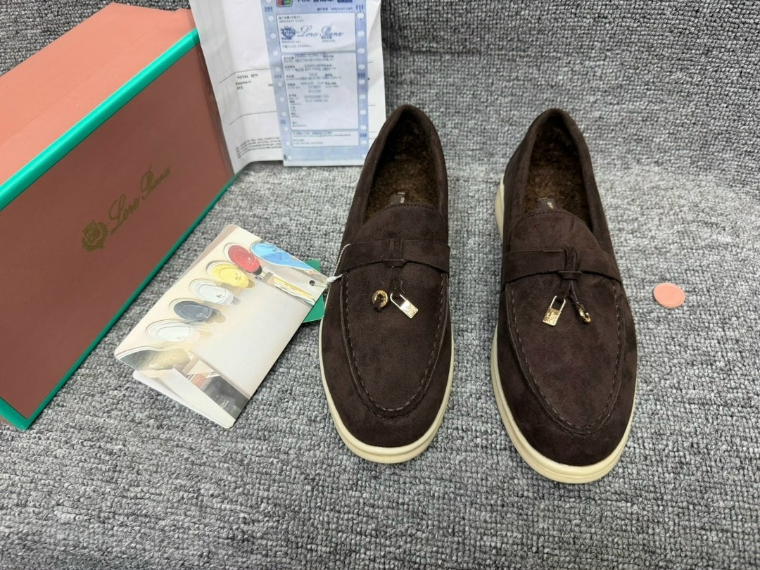лоферы из натуральной замши loro piana,лоферы loro piana замшевые,замшевые женские лоферы loro piana розовые,лоферы loro piana,лоферы замш