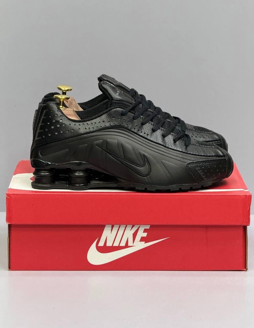 nike shox r4 triple black,кроссовки nike shox r4 'triple black' 2025,кроссовки nike shox,кроссовки shox,кроссовки