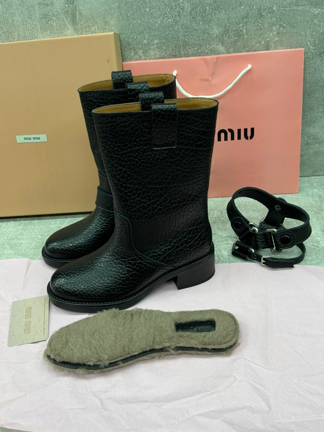 кожаные сапоги miu miu,miu miu сапоги,ботинки miu miu,женские сапоги miu miu,сапоги miu