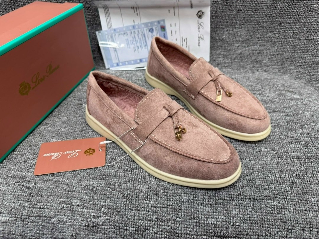 лоферы из натуральной замши loro piana,лоферы loro piana замшевые,замшевые женские лоферы loro piana розовые,лоферы loro piana,лоферы замш