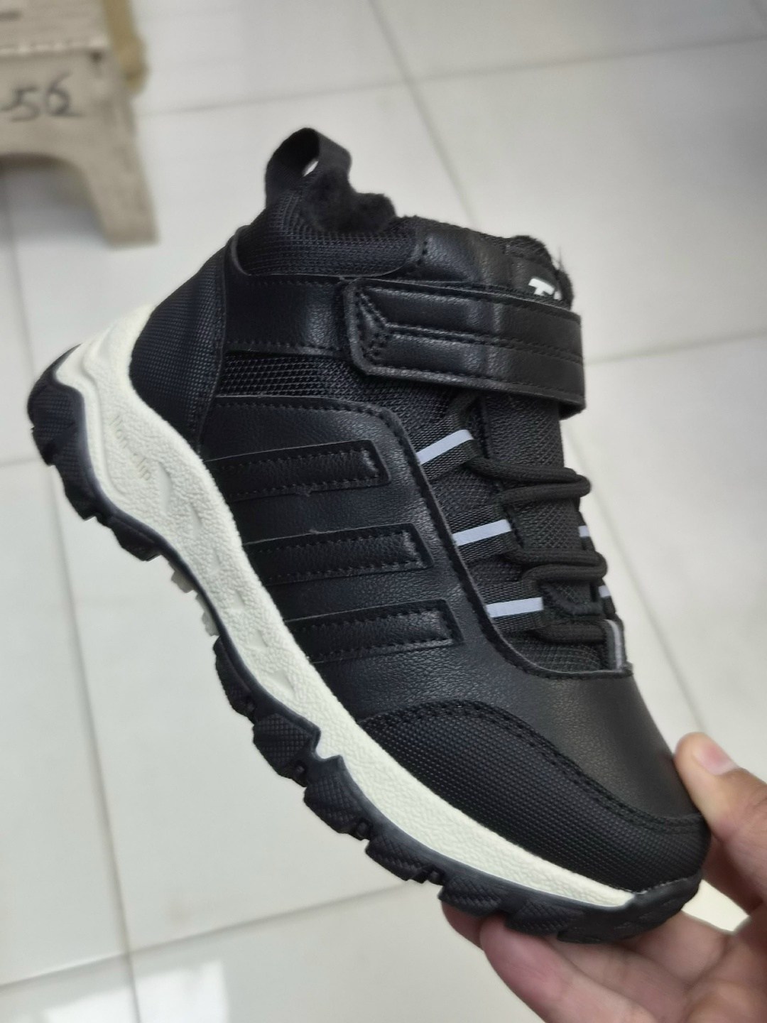 ,зимние кроссовки,детские ботинки,детская ,кроссовки зимние adidas