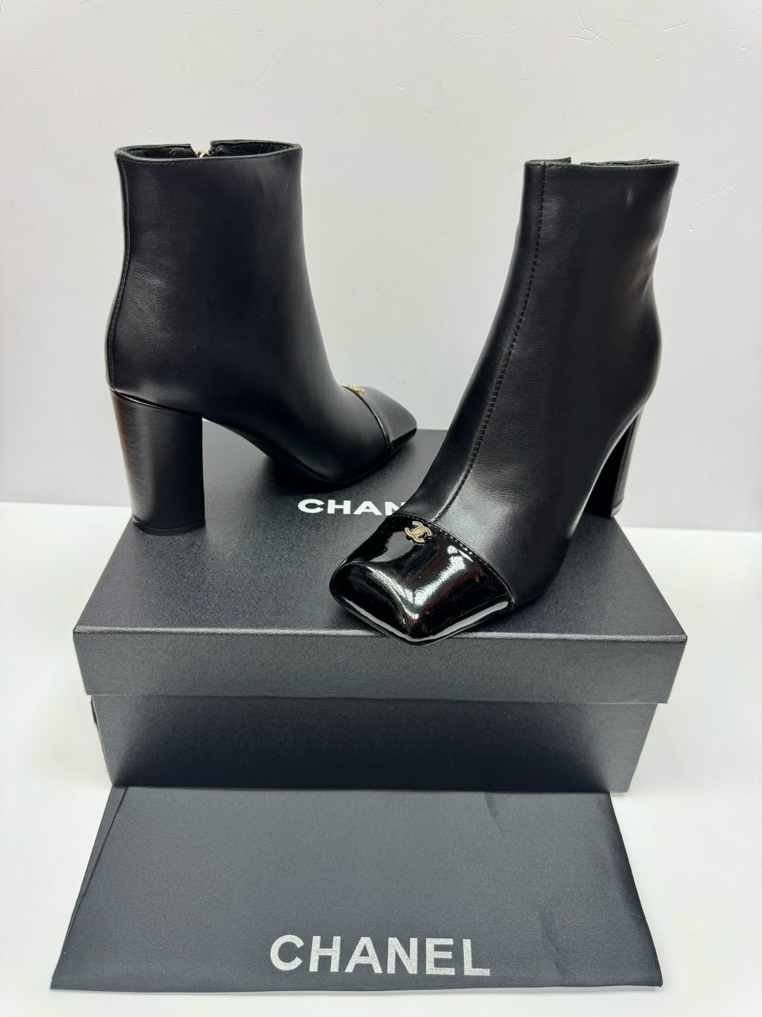 ботильоны chanel,ботильоны женские chanel,,ботинки chanel,ботильоны ив сен лоран
