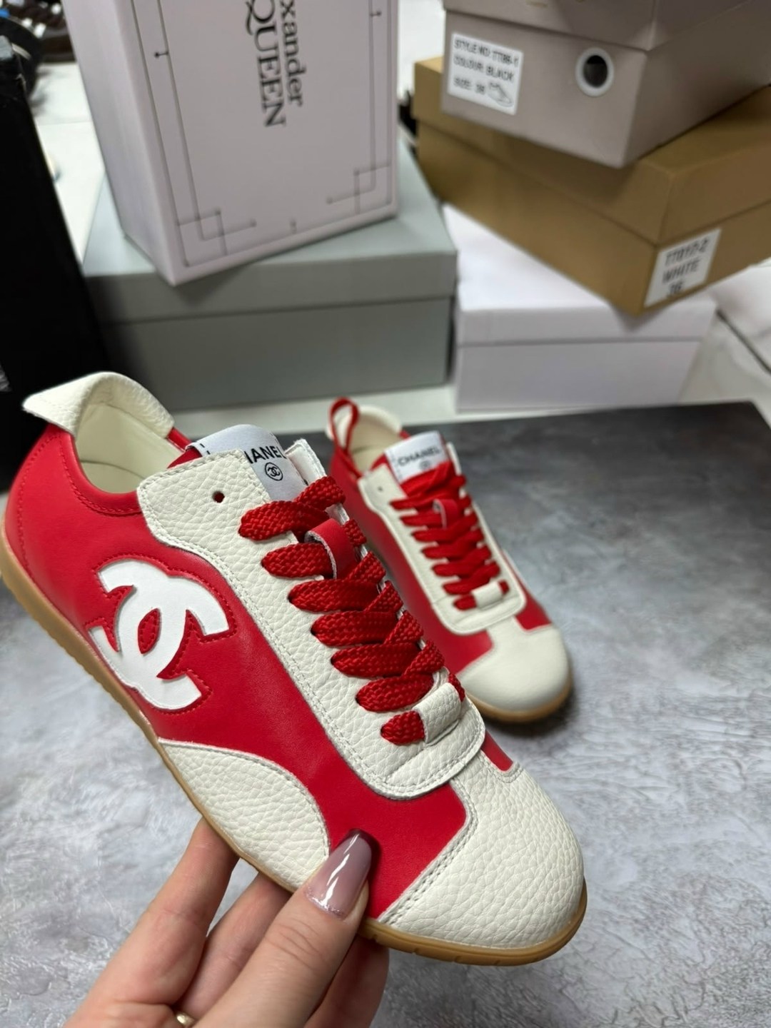 ,chanel кроссовки,кеды chanel,кроссовки женскиe,брендовая