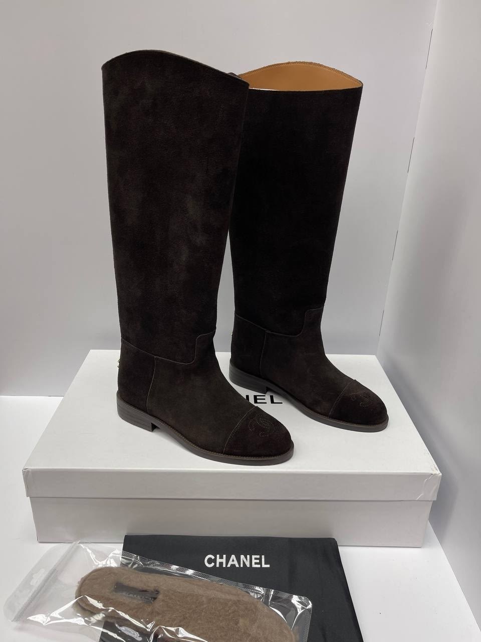 сапоги chanel,женские черные замшевые сапоги chanel,сапоги женские chanel,замшевые сапоги,сапоги chanel высокие черные бархат