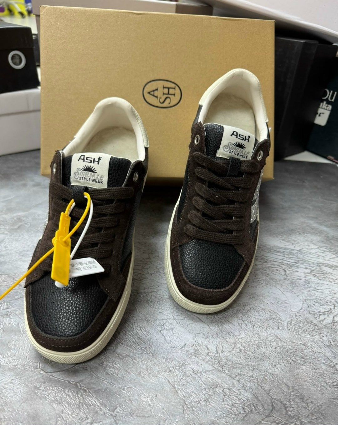 ,лаковые кроссовки golden goose,кеды golden goose,женские кроссовки, женская