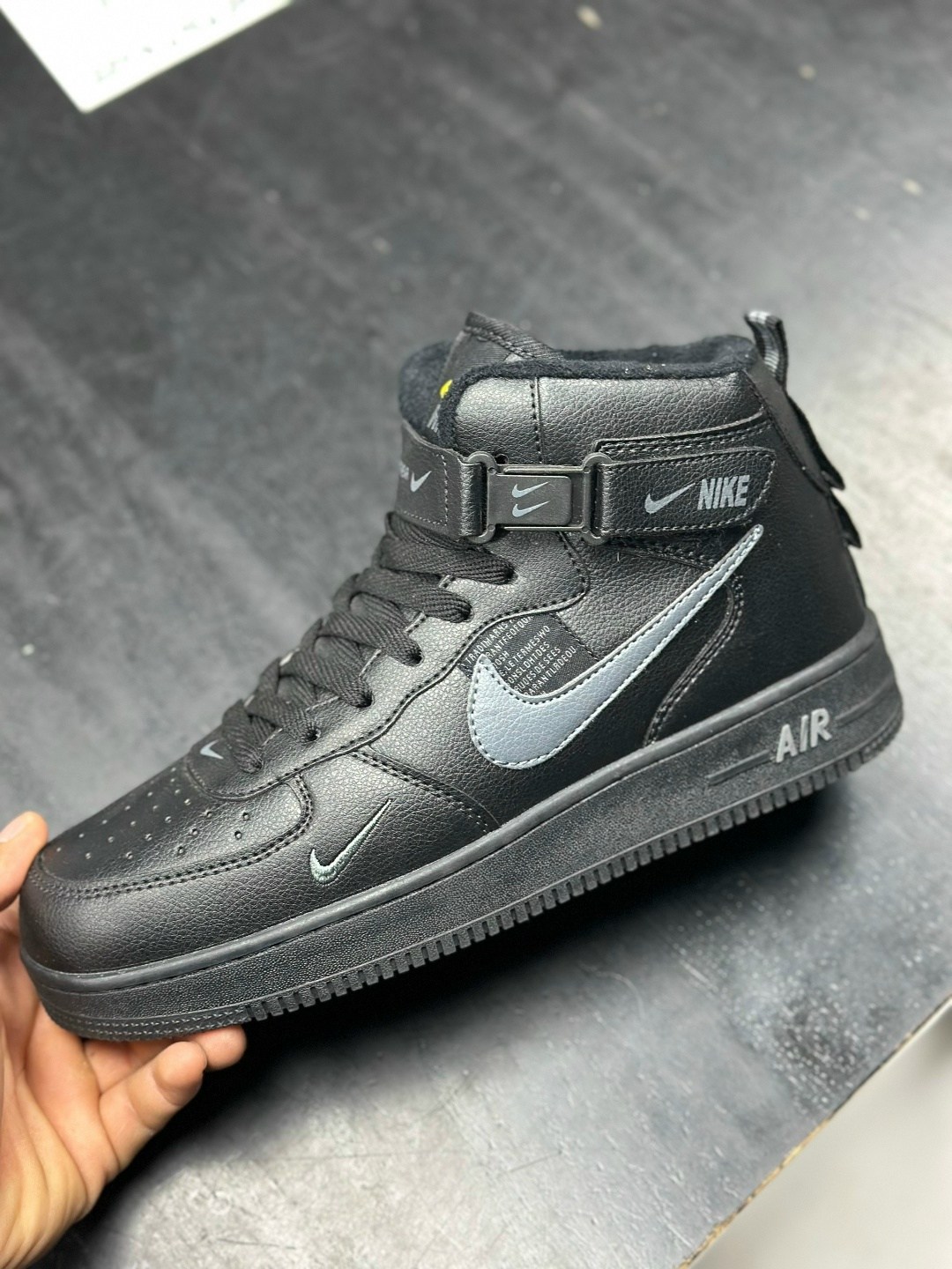 кроссовки nike air force 1 mid "black",nike air force 1 mid,кроссовки nike air force 1,зимние кроссовки nike air force,nike air force 1 mid black