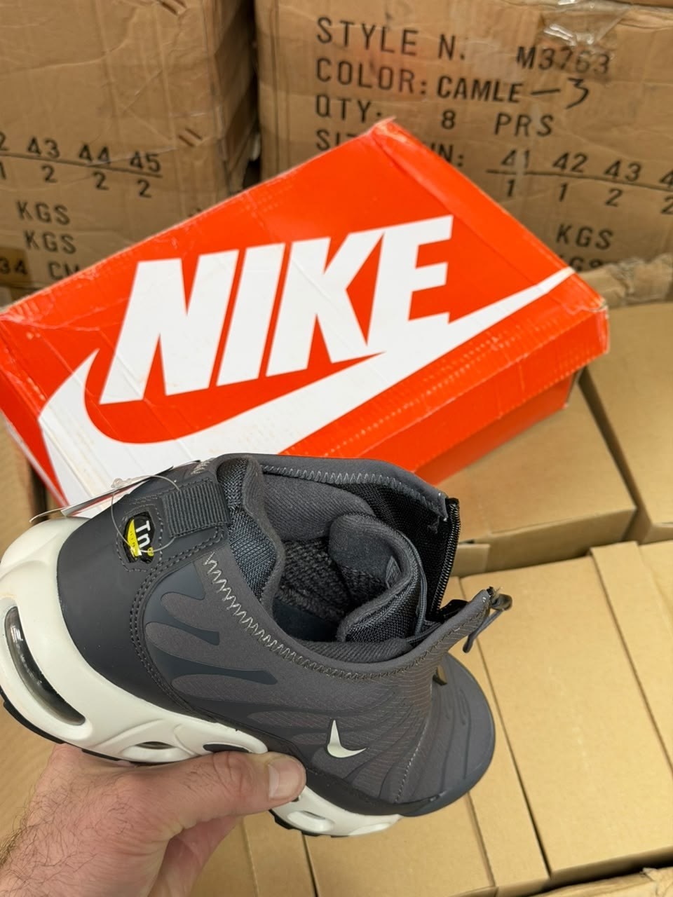 кроссовки nike air max plus tn,nike air max plus tn,кроссовки nike air max tn plus ultra белые с серым,кроссовки nike air max plus,nike air max plus