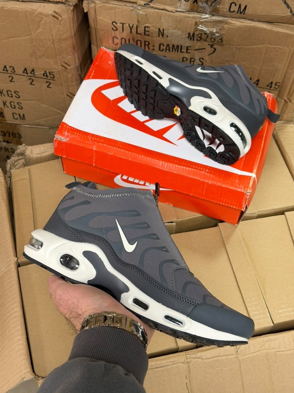кроссовки nike air max plus tn,nike air max plus tn,кроссовки nike air max tn plus ultra белые с серым,кроссовки nike air max plus,nike air max plus