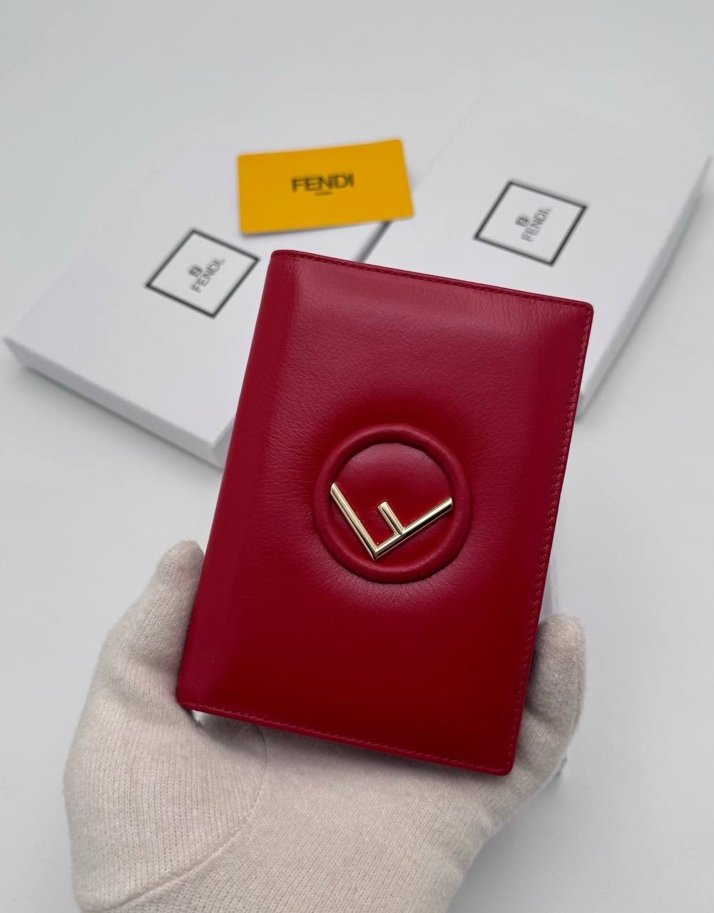 брендовая обложка для паспорта,fendi кошелек,fendi серьги,обложка для паспорта натуральная кожа,обложка для паспорта кожаная женская