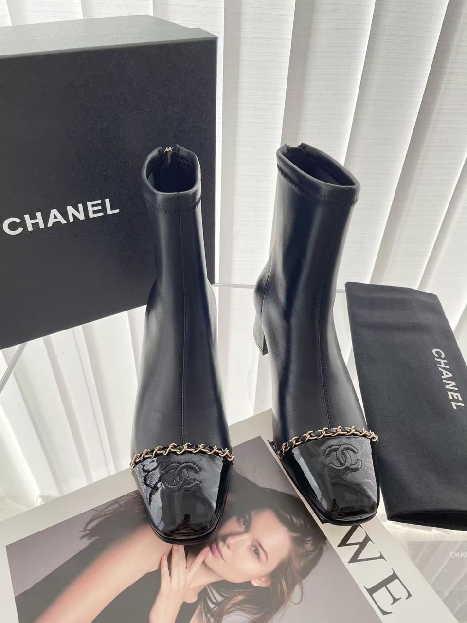ботильоны chanel,кожаные ботильоны chanel,женские ботильоны chanel,женские ботильоны,кожаные ботильоны chanel с логотипом