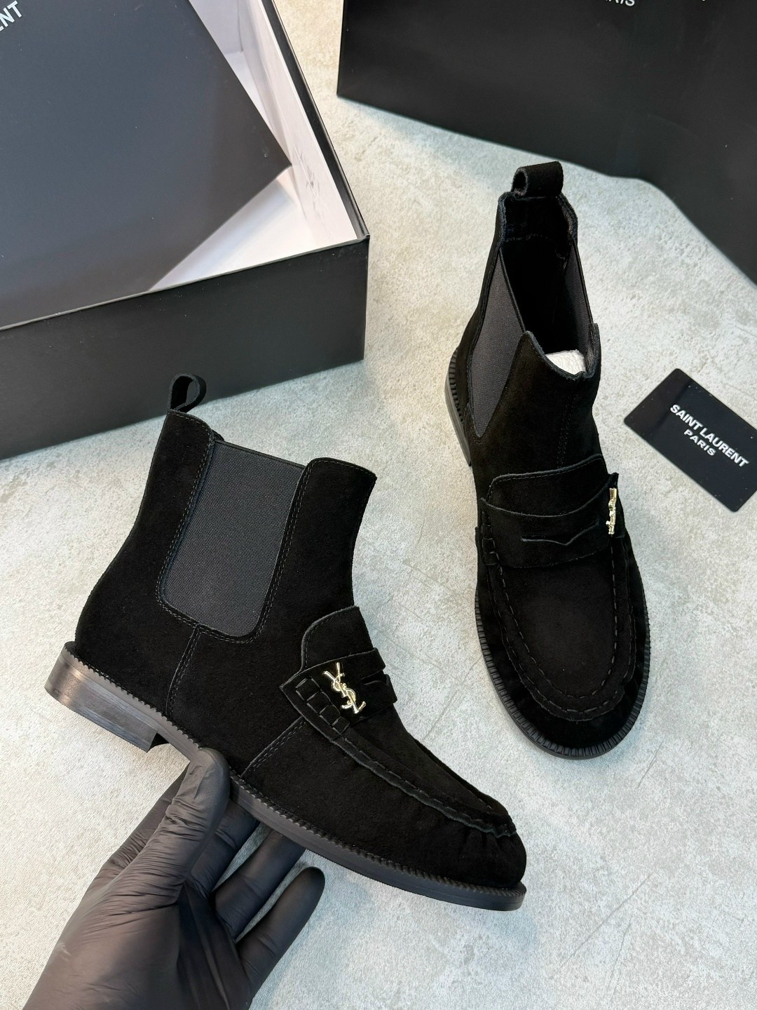 ,замшевые ботинки,ботинки saint laurent,женская ,ботинки модные
