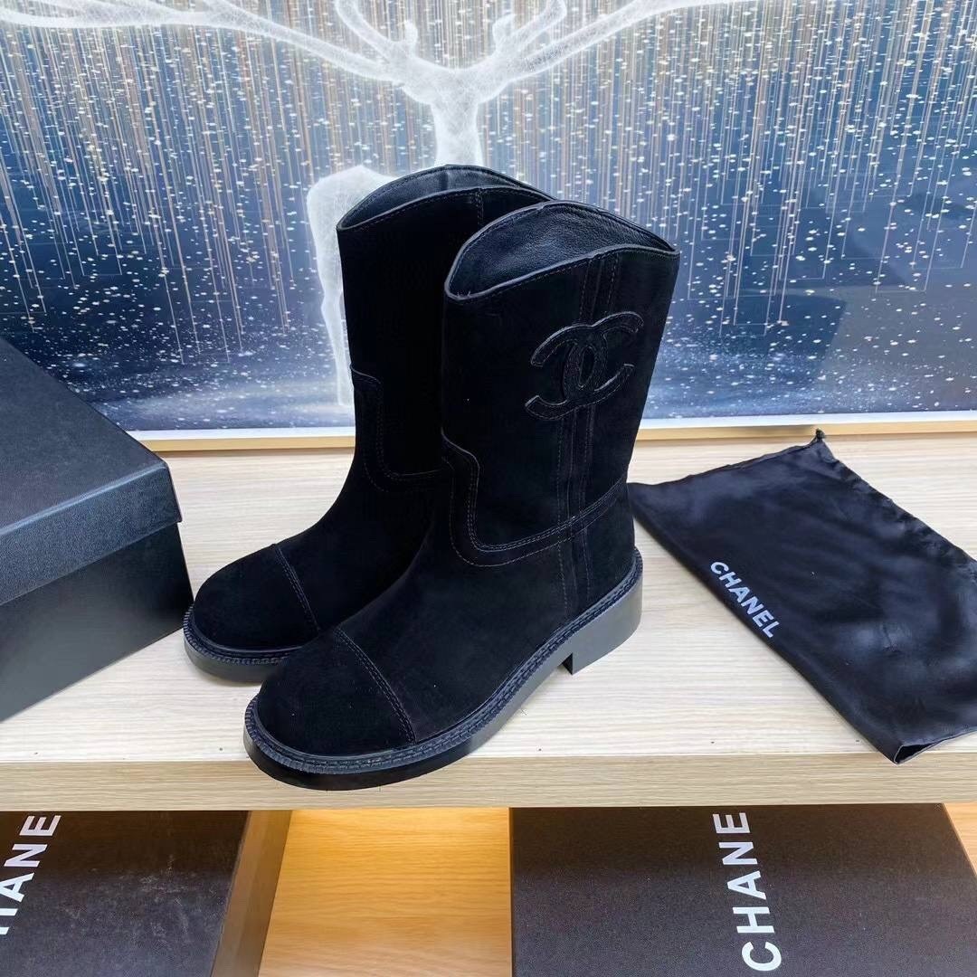 женские замшевые сапоги chanel premium black,женские замшевые сапоги chanel черные 2026 укороченные,сапоги chanel,женские черные замшевые полусапоги chanel,полусапоги chanel замшевые демисезонные prem
