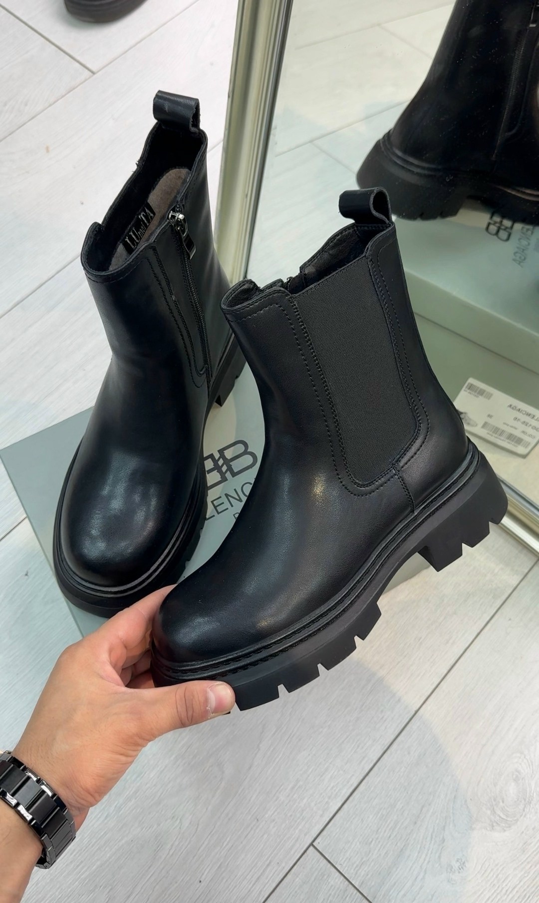 ботинки balenciaga,ботинки челси баленсиага,balenciaga женские кожаные сапоги balenciaga чёрного цвета,ботинки челси balenciaga,ботинки balenciaga челси женские размер 36-40