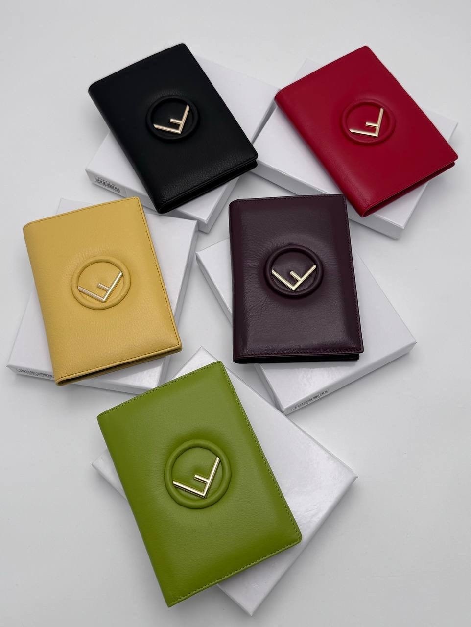 брендовая обложка для паспорта,fendi кошелек,fendi серьги,обложка для паспорта натуральная кожа,обложка для паспорта кожаная женская