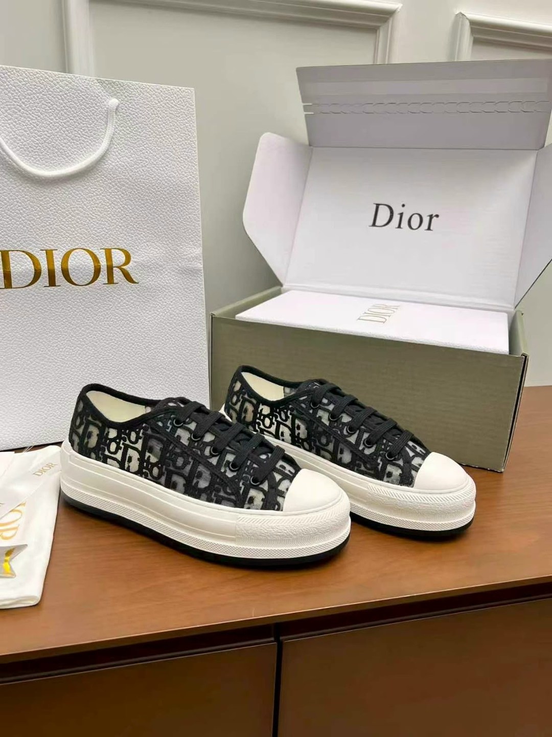 кеды dior женские,кеды dior,кеды dior walk'n dior женские 55101,кеды женские dior walk'n'dior,dior женские кеды на платформе walk'n' - grey / white