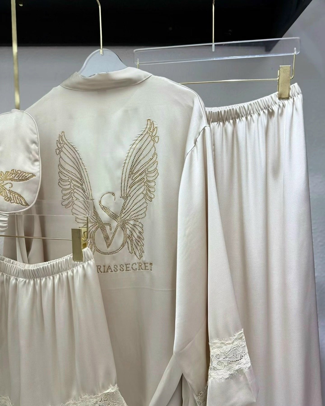 шелковая пижама,пижама с кружевом,женская пижама,кружевная пижама,комплект пижама