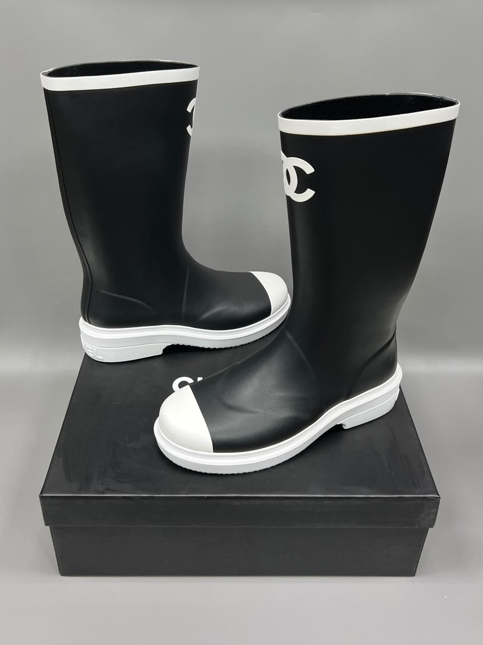 резиновые сапоги chanel,сапоги chanel,шанель сапоги резиновые,резиновые сапоги,женские резиновые сапоги