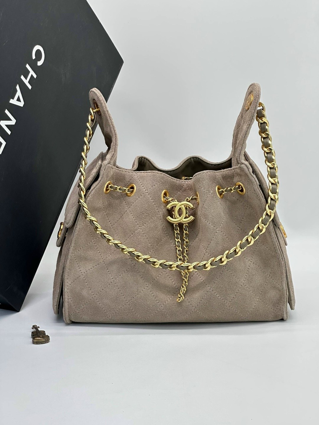 женская замшевая сумка chanel 25 small,серая замшевая сумка chanel 25 small,сумка chanel,замшевая сумка,chanel сумка женская