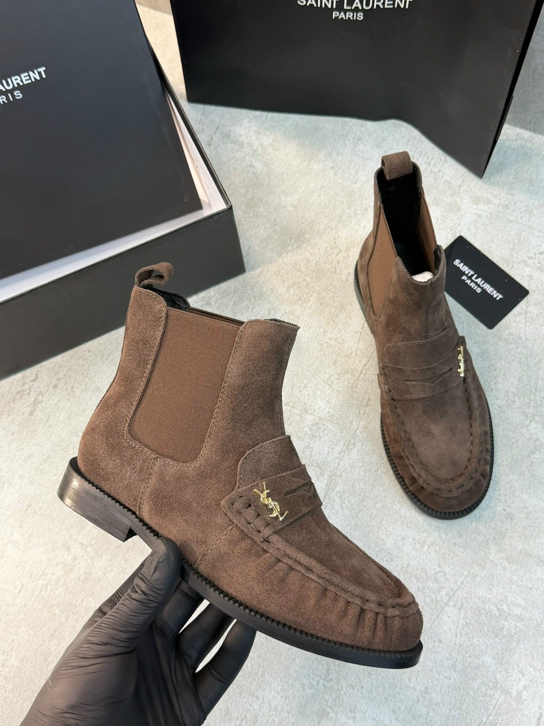 ,замшевые ботинки,ботинки saint laurent,женская ,ботинки модные