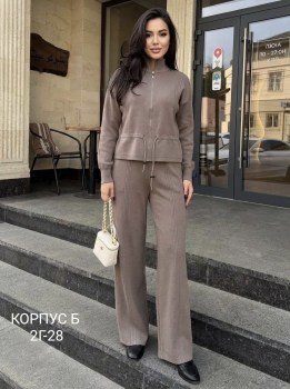Костюм