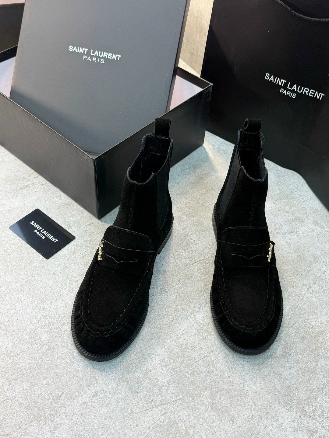 ,замшевые ботинки,ботинки saint laurent,женская ,ботинки модные