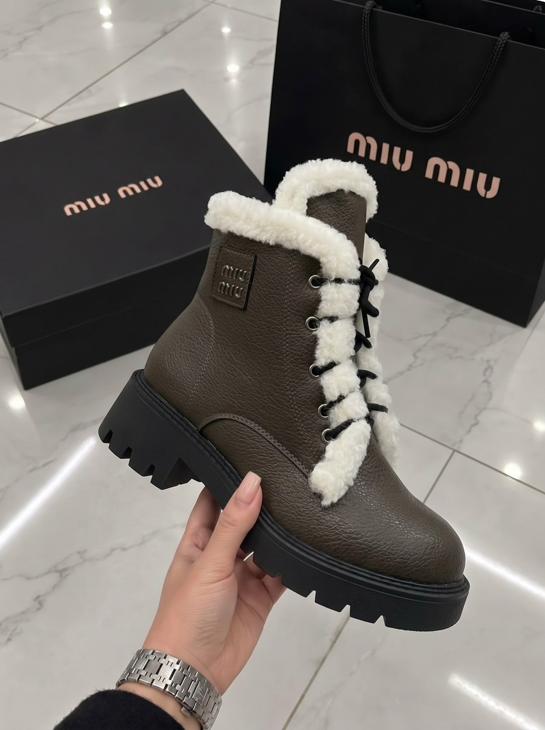 ,ботинки зимние женские,женские ботинки,ботинки женские miu miu,ботинки miu miu