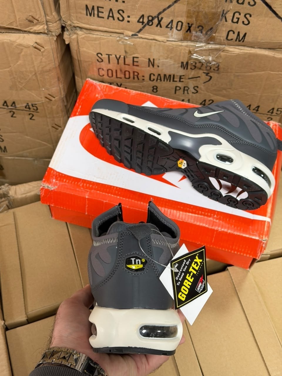кроссовки nike air max plus tn,nike air max plus tn,кроссовки nike air max tn plus ultra белые с серым,кроссовки nike air max plus,nike air max plus