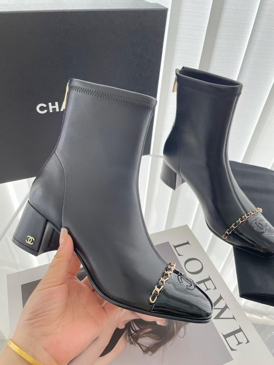 ботильоны chanel,кожаные ботильоны chanel,женские ботильоны chanel,женские ботильоны,кожаные ботильоны chanel с логотипом