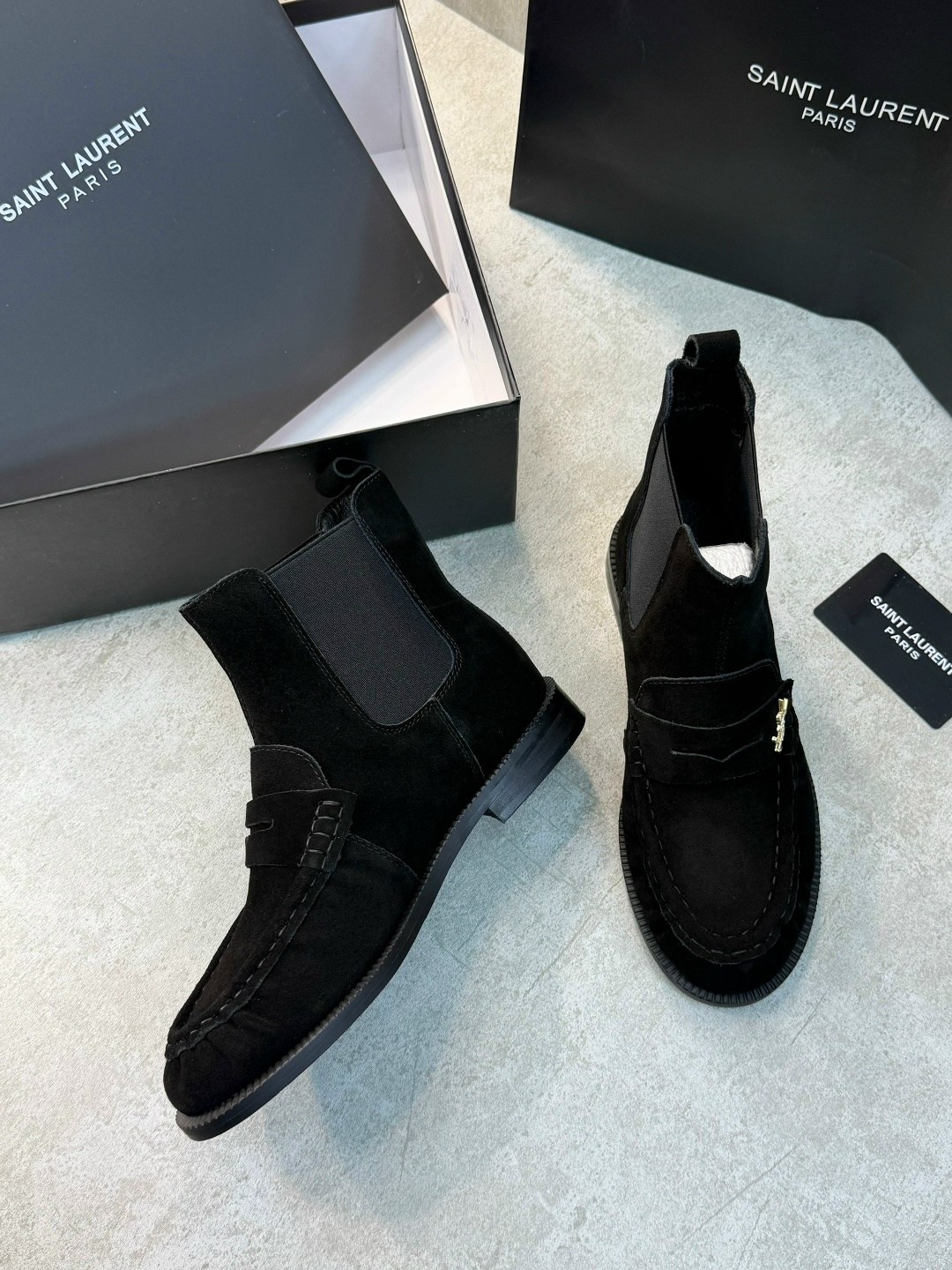 ,замшевые ботинки,ботинки saint laurent,женская ,ботинки модные