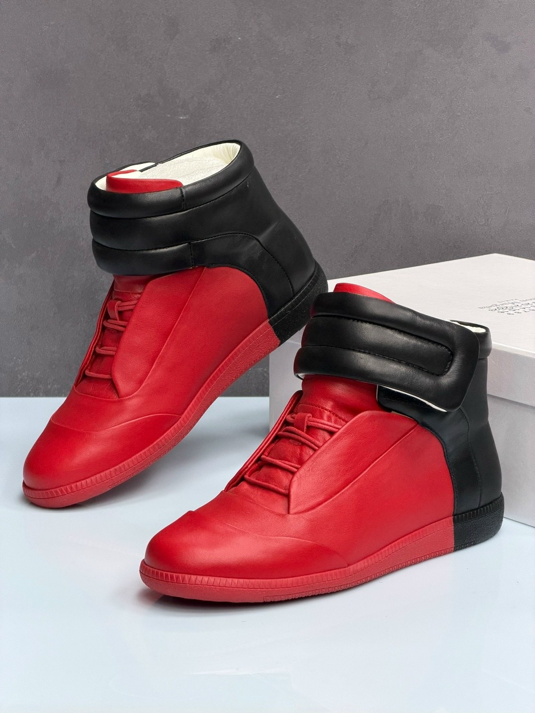 ,мужская  с красной подошвой,повседневная ,кроссовки maison margiela future,кроссовки maison margiela красный