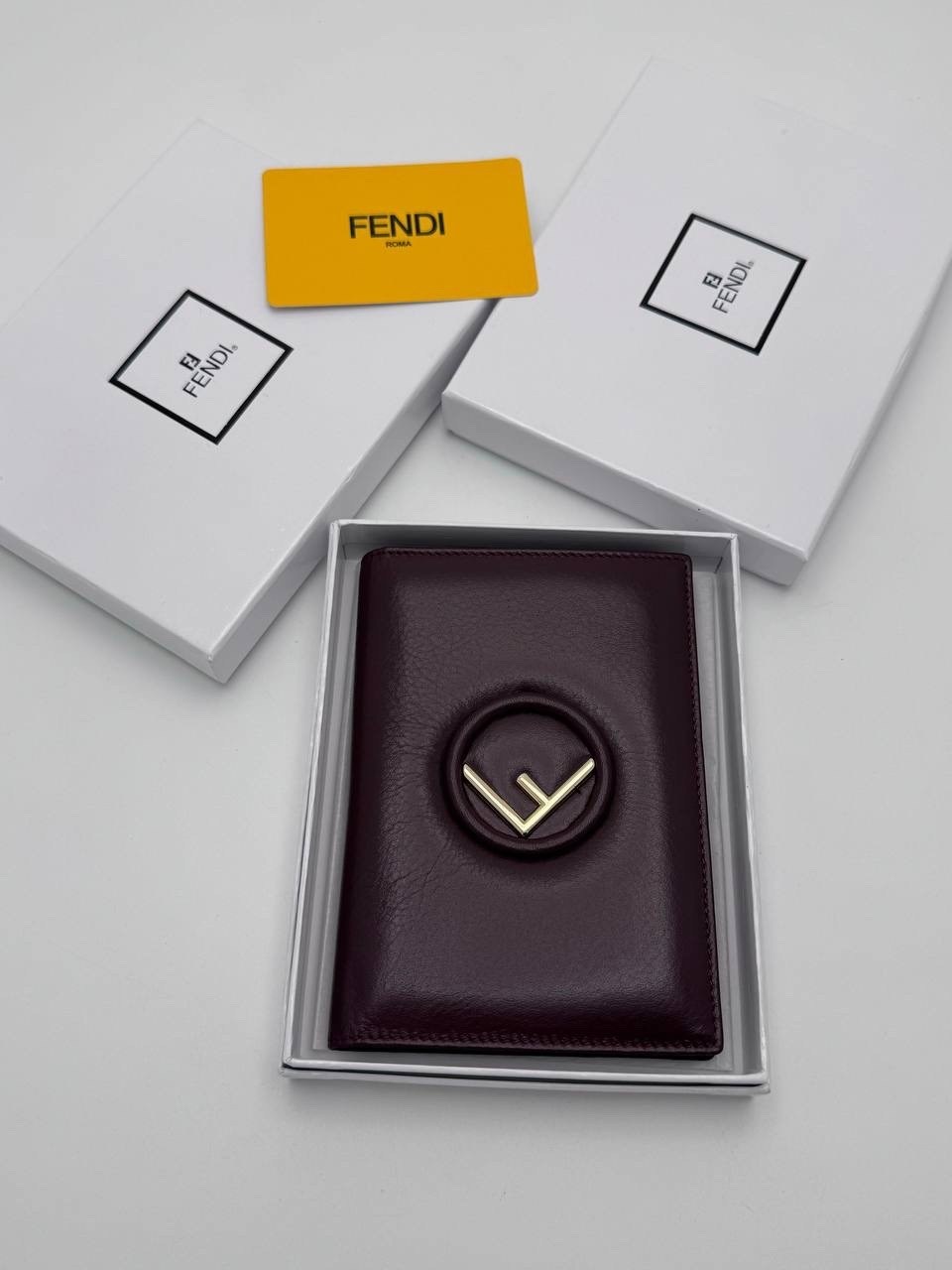 брендовая обложка для паспорта,fendi кошелек,fendi серьги,обложка для паспорта натуральная кожа,обложка для паспорта кожаная женская