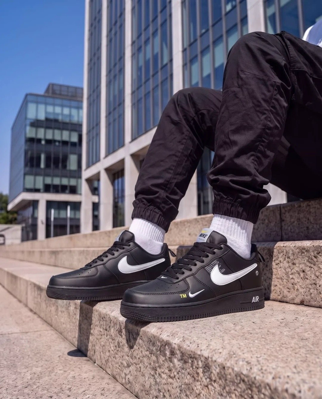 кросcовки nike air force 1,nike air force 1 07 lv8,кроссовки,nike air force 1 low black,nike air force 1 07 lv8 black