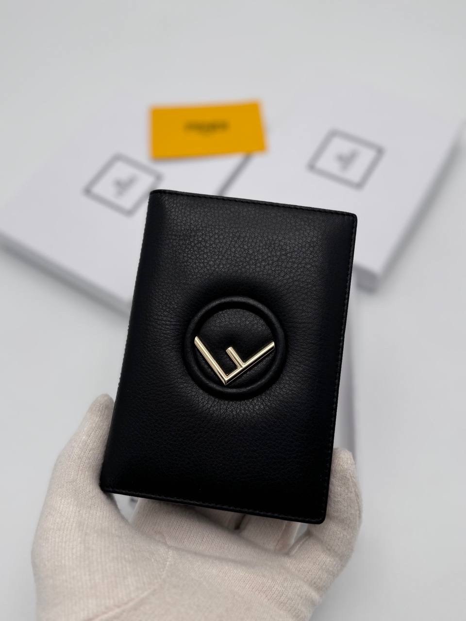 брендовая обложка для паспорта,fendi кошелек,fendi серьги,обложка для паспорта натуральная кожа,обложка для паспорта кожаная женская
