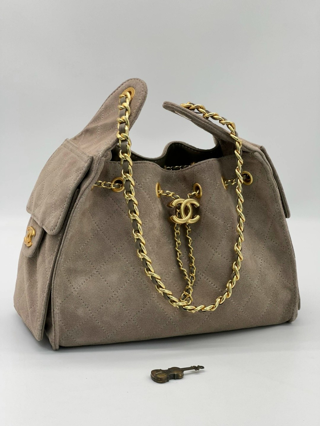 женская замшевая сумка chanel 25 small,серая замшевая сумка chanel 25 small,сумка chanel,замшевая сумка,chanel сумка женская