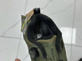 Кроссовки