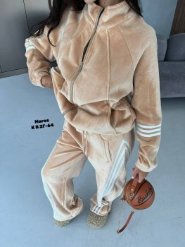 Костюм