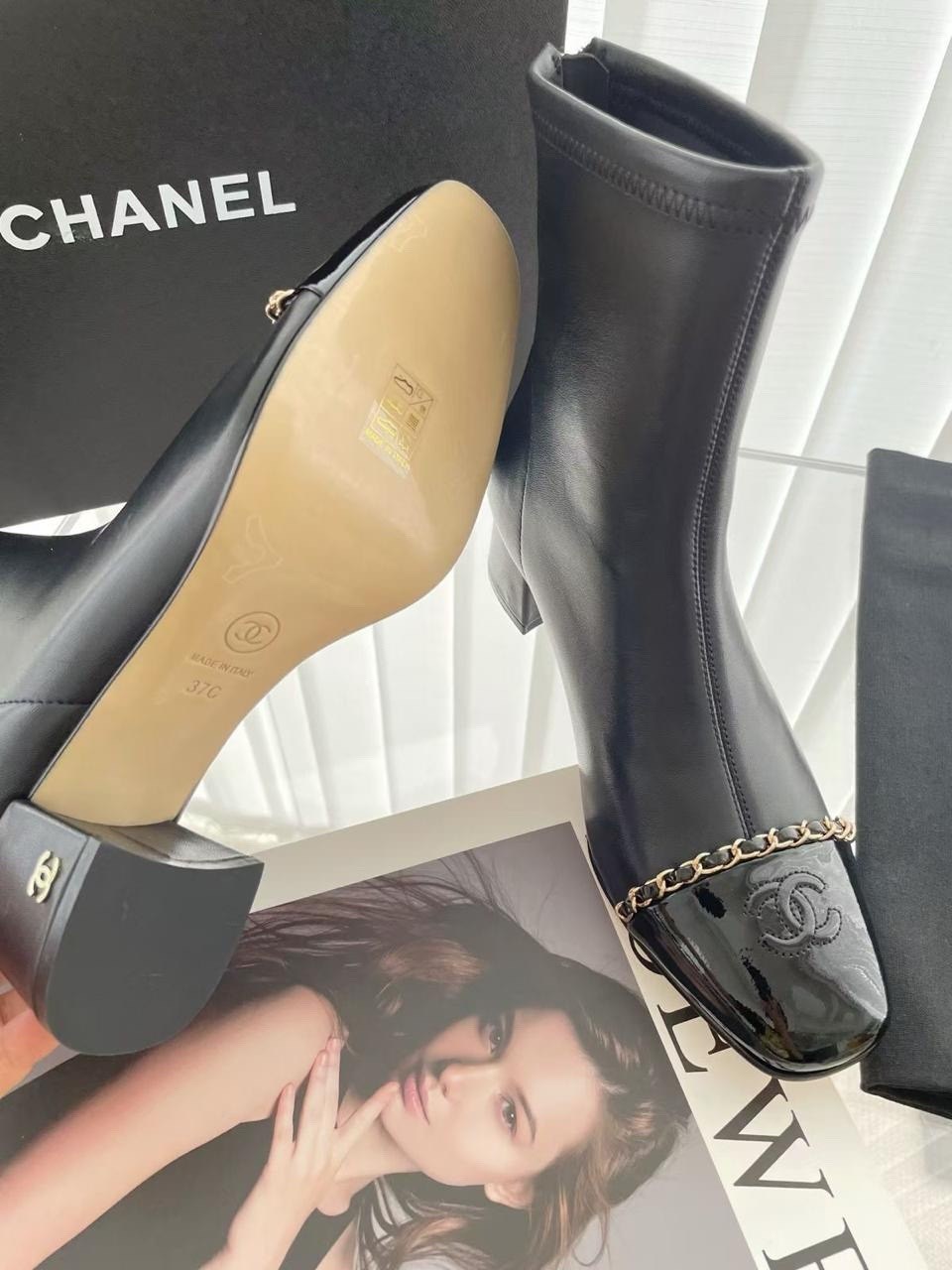 ботильоны chanel,кожаные ботильоны chanel,женские ботильоны chanel,женские ботильоны,кожаные ботильоны chanel с логотипом