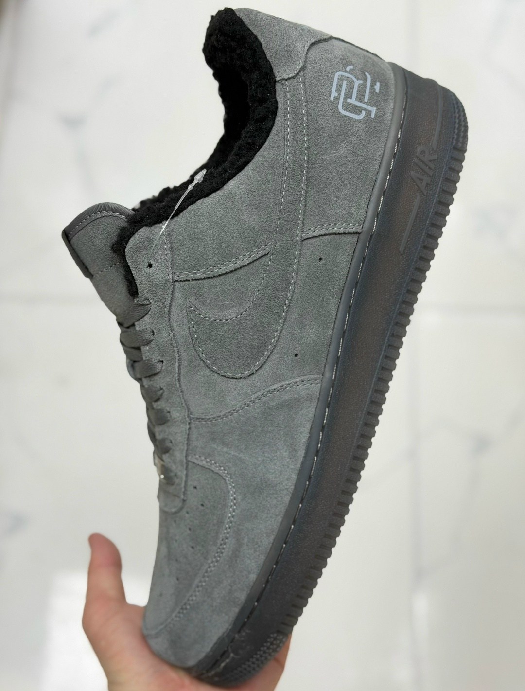 зимние кроссовки nike air force,зимние кроссовки на меху черного цвета nike air force 1 low black,кроссовки nike air force 1 low a118585 all black зимние с мехом,кроссовки зимние nike air force 1,крос