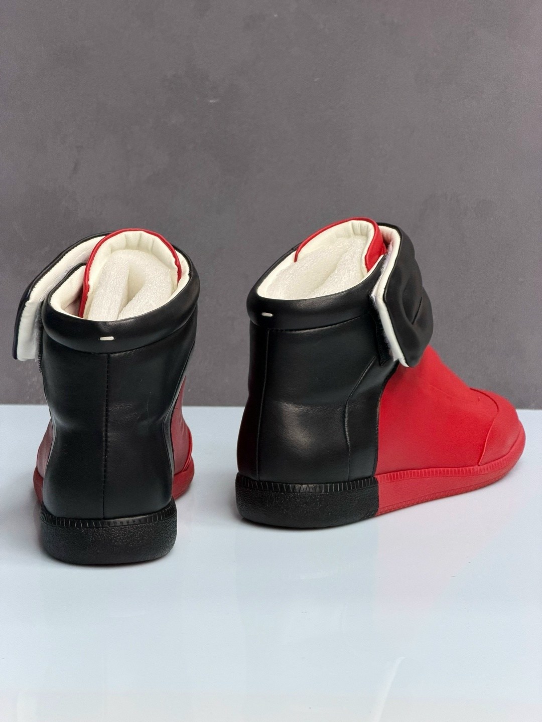 ,мужская  с красной подошвой,повседневная ,кроссовки maison margiela future,кроссовки maison margiela красный