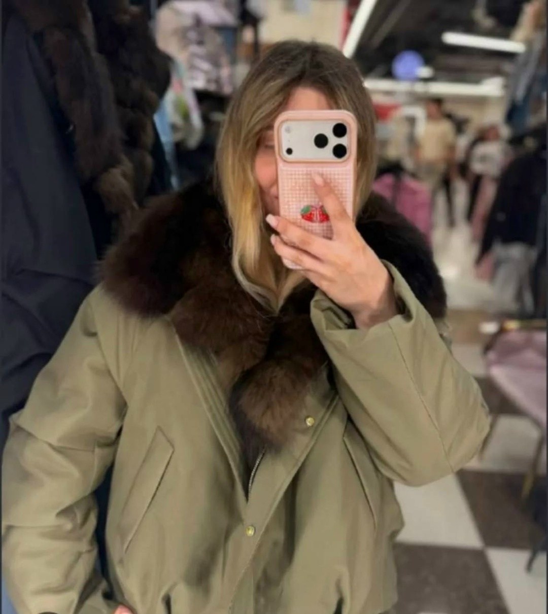 парка с натуральным мехом,женская парка с натуральным мехом,парка с мехом,женская парка,парка с меховым