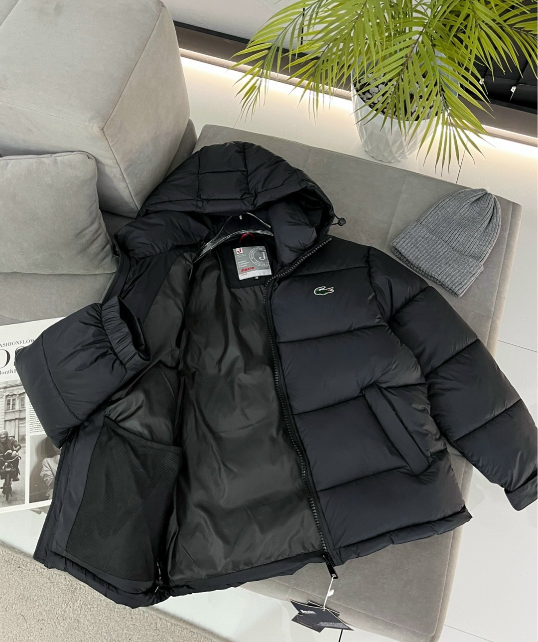 куртка lacoste зимняя,пуховик lacoste,пуховик мужской lacoste,куртка lacoste,мужская короткая куртка из водонепроницаемого пуха lacoste чёрный