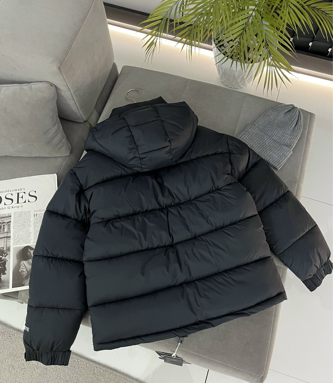 куртка lacoste зимняя,пуховик lacoste,пуховик мужской lacoste,куртка lacoste,мужская короткая куртка из водонепроницаемого пуха lacoste чёрный
