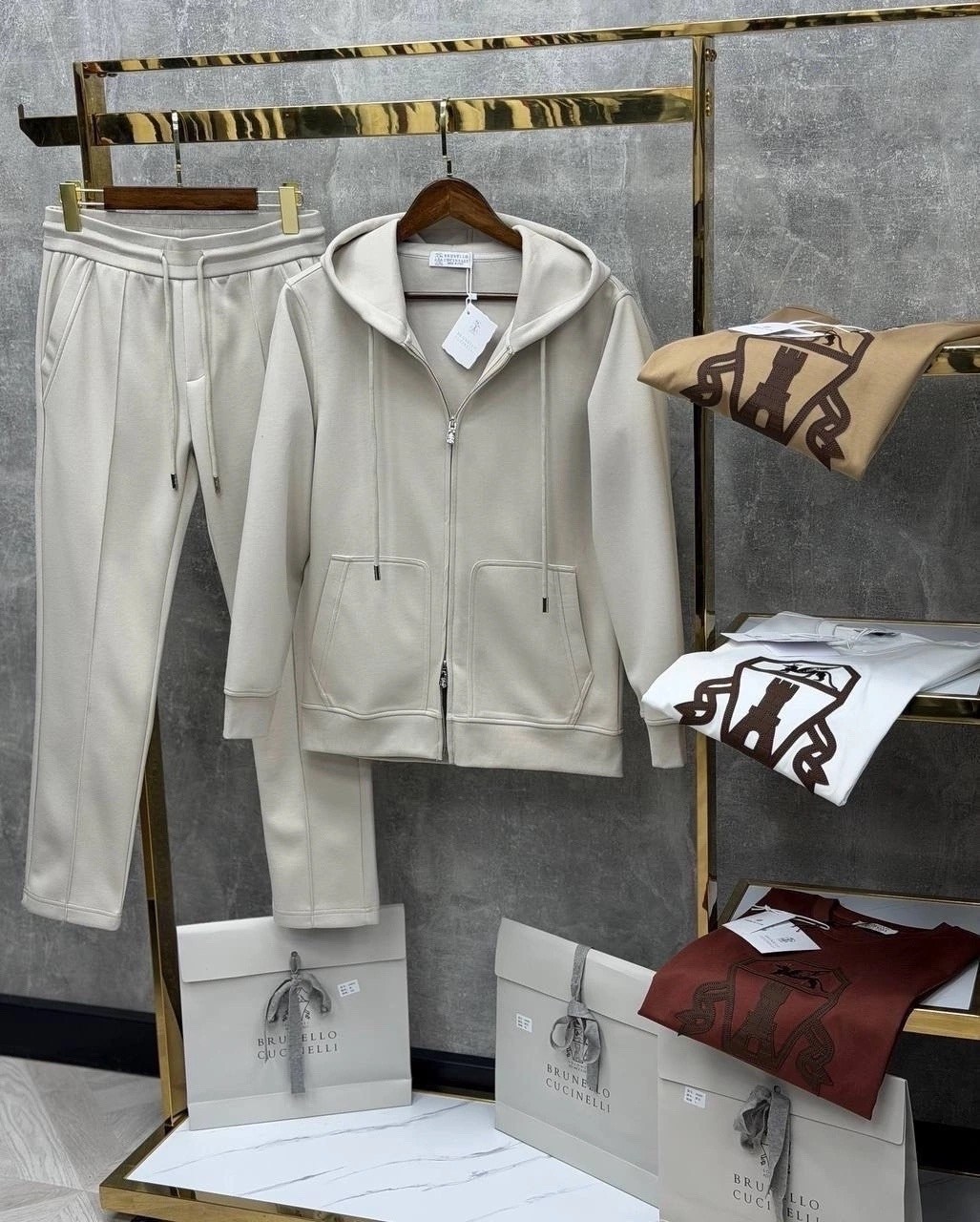 спортивный костюм brunello cucinelli,стильные костюмы,костюм спорт,спортивные костюмы,спортивный костюм loro piana