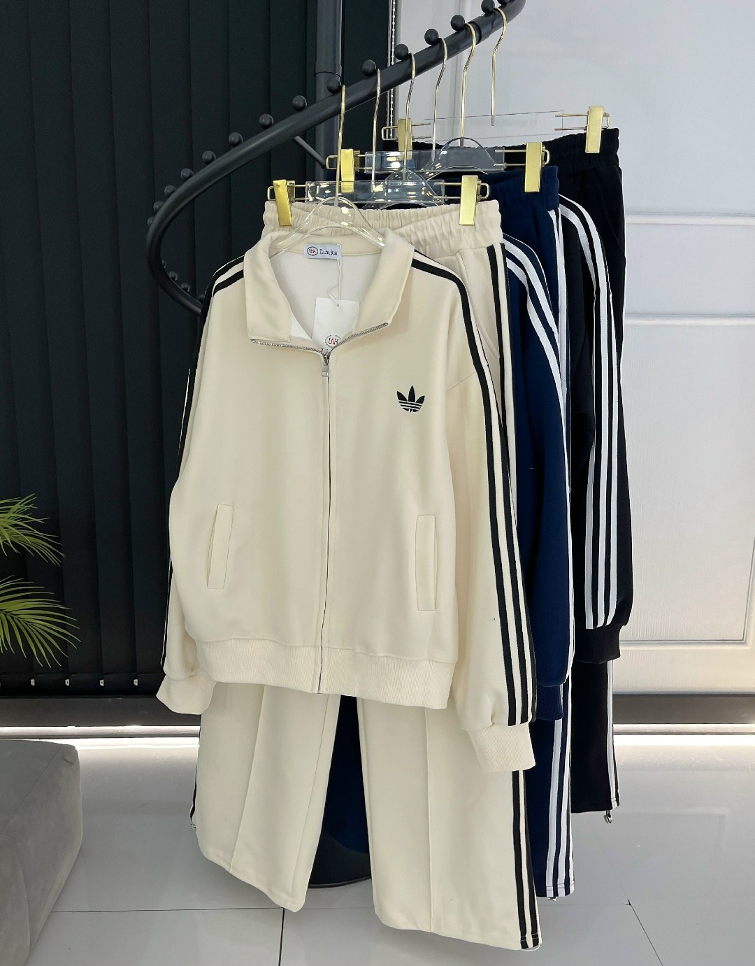 женский спортивный костюм adidas,костюм спортивный,костюм адидас,женский спортивный костюм,спортивные костюмы на флисе