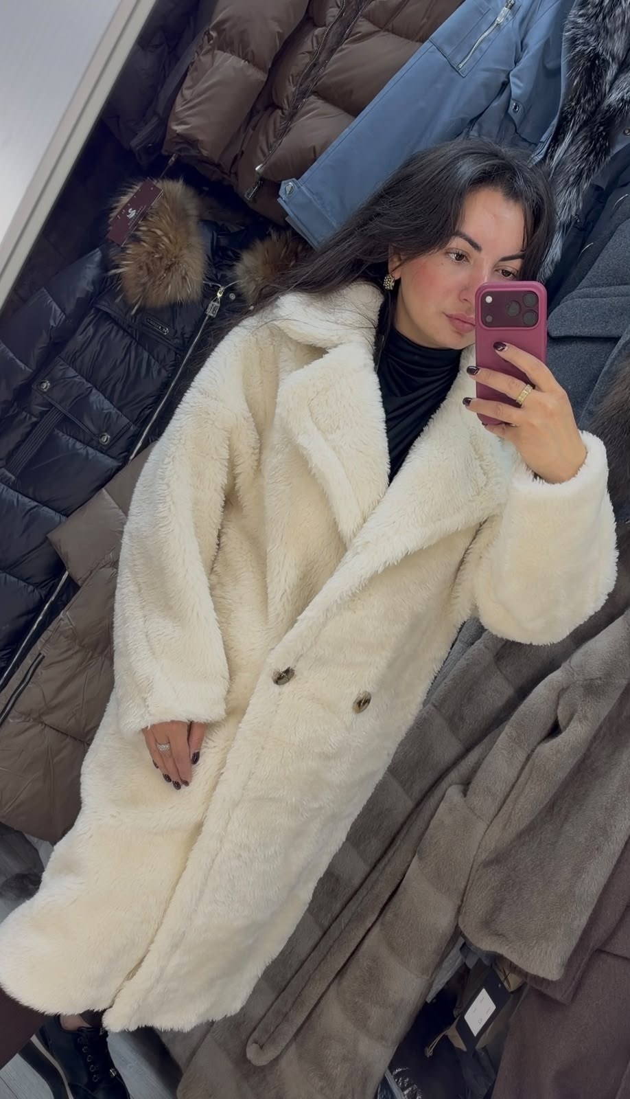 красное плюшевое пальто,плюшевое пальто,теплое пальто,пальто из искусственного меха,стильное пальто