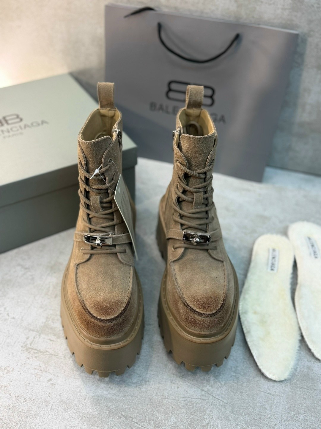 balenciaga женские кожаные ботинки чёрного цвета,ботинки balenciaga,balenciaga женские кожаные ботинки balenciaga чёрного цвета,ботинки balenciaga женские,