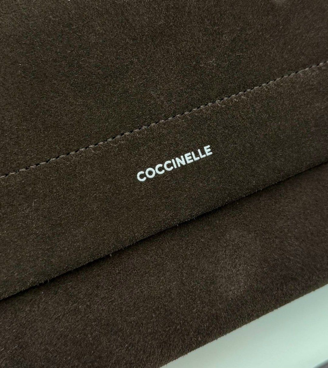 замшевая сумка хобо boheme suede bimaterial coccinelle,замшевая сумка,сумка coccinelle,сумка boheme из натуральной замши coccinelle,сумки женская