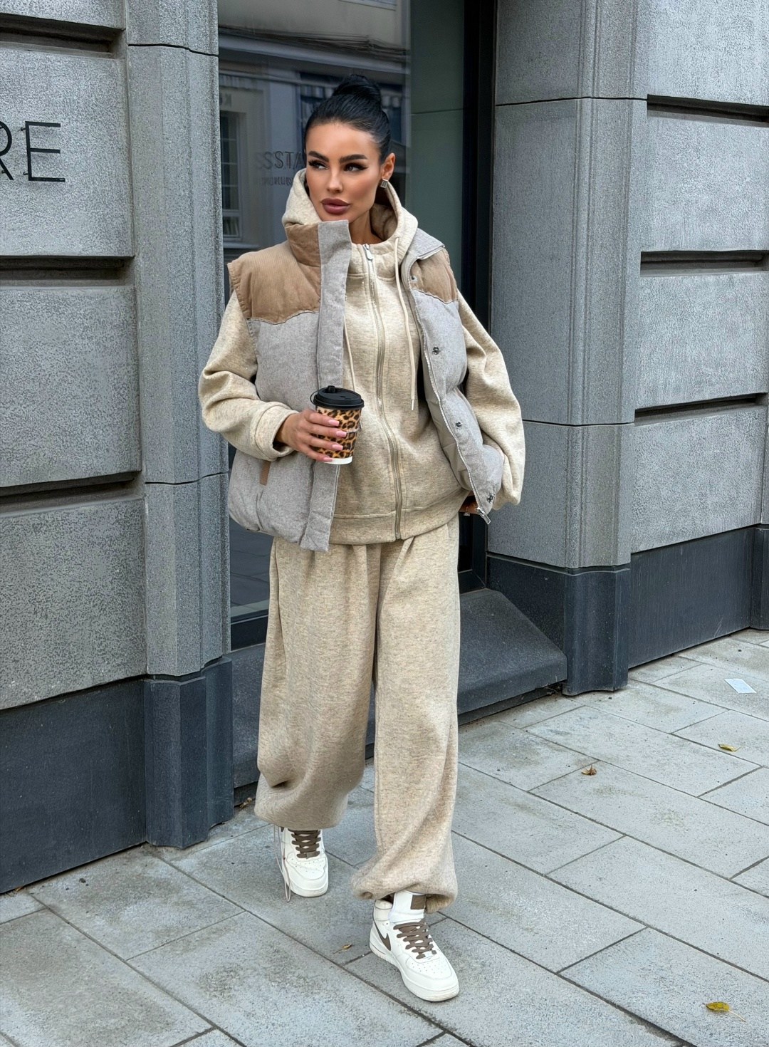 жилетка утепленная оверсайз безрукавка a&b_dress_code,жилетка женская,куртка женская,стильная жилетка,жилетка утепленная оверсайз безрукавка